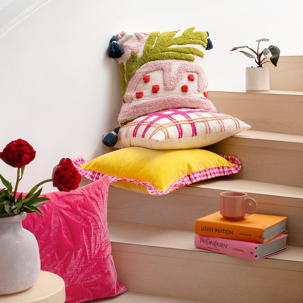 How to Arrange Pillows on a Bed – KAS Australia